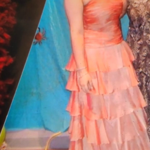 Dresses & Skirts - CORAL PROM DRESS